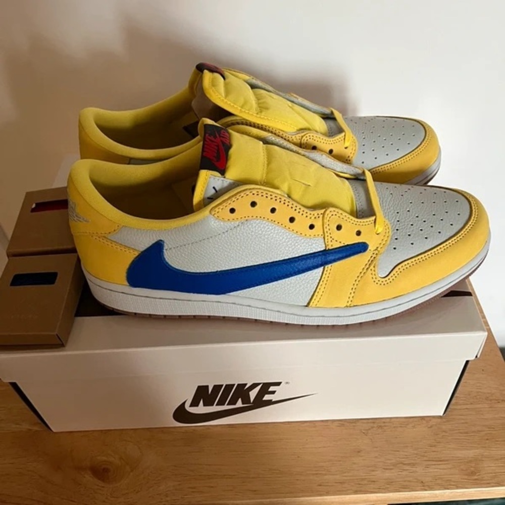 Air Jordan 1 Retro Low Travis Scott Canary